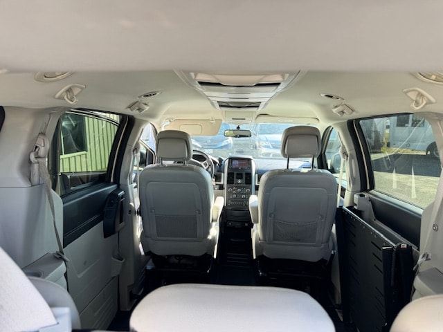 2010 Dodge Grand Caravan SXT - Photo 10