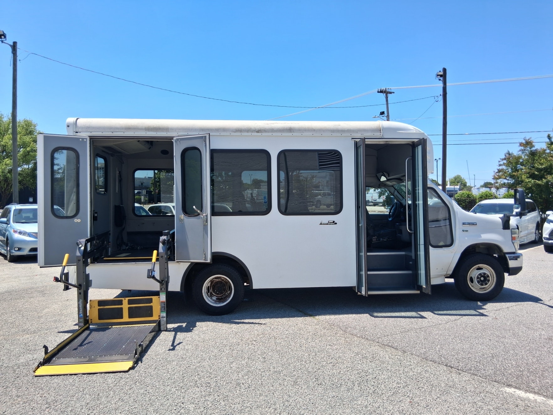 2016 Ford E-Series Cutaway