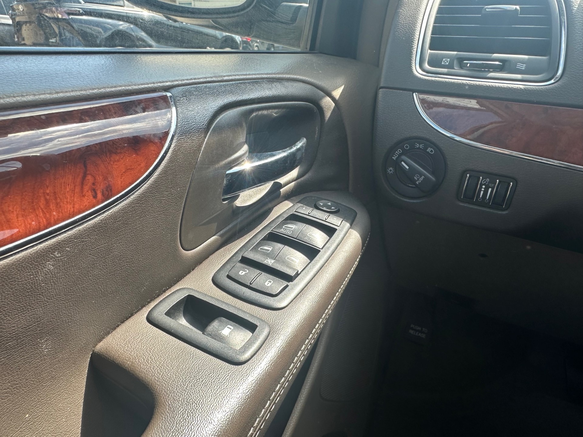 2013 Chrysler Town & Country Touring-L - Photo 17
