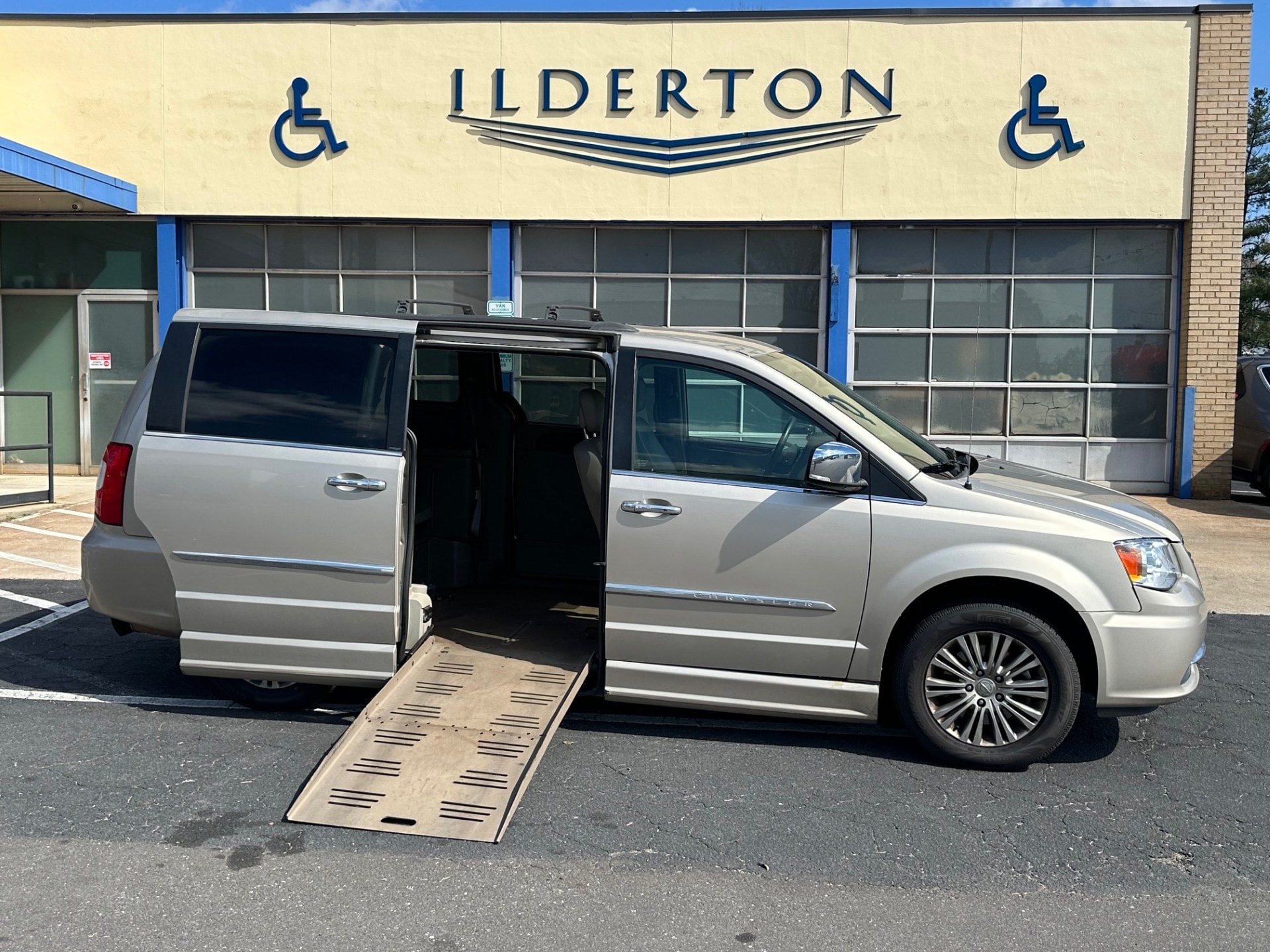 2013 Chrysler Town & Country