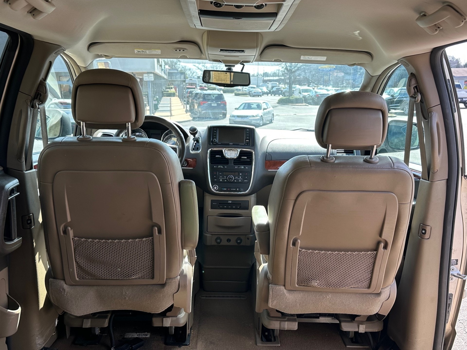 2013 Chrysler Town & Country Touring-L - Photo 9