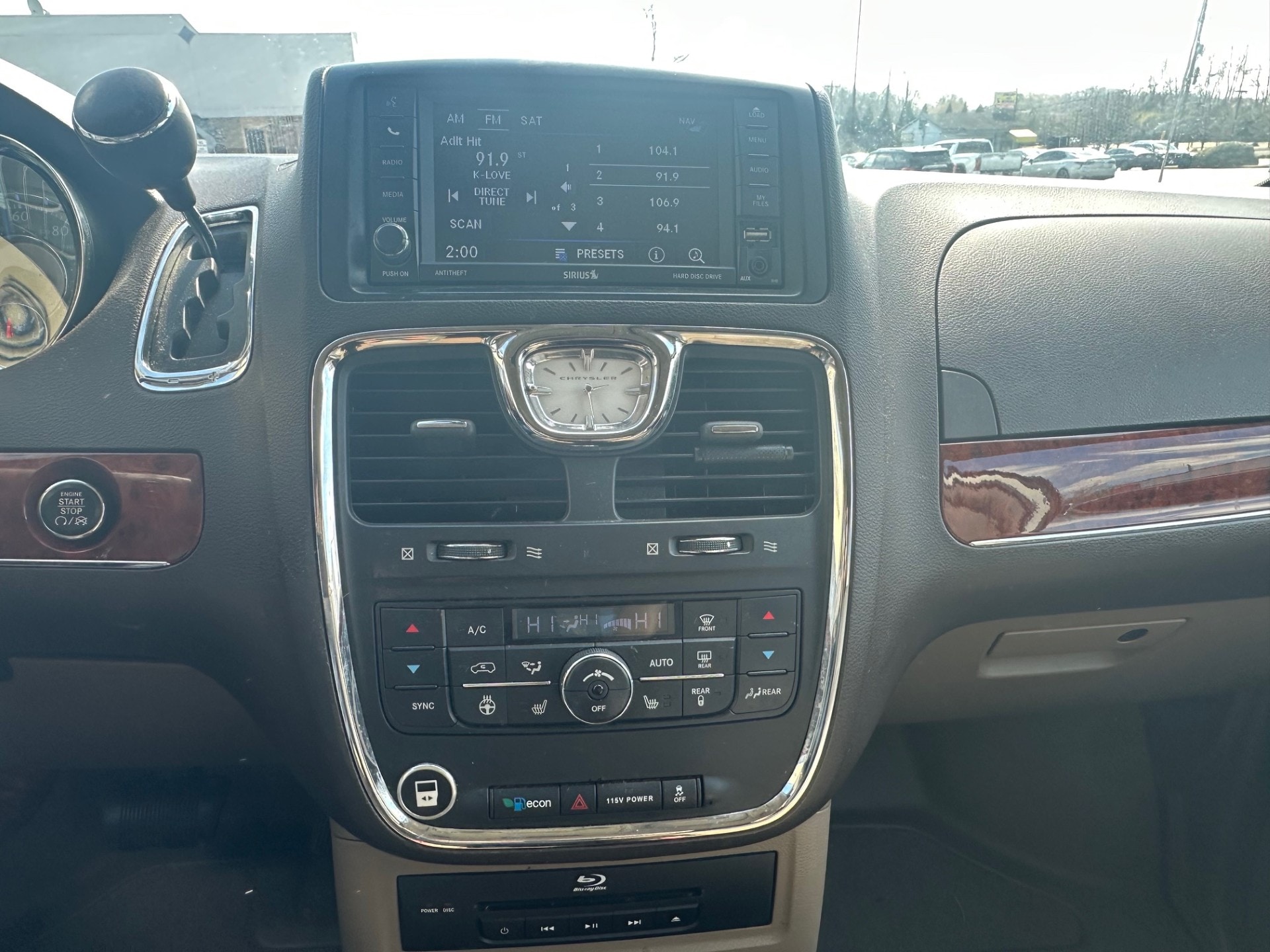 2013 Chrysler Town & Country Touring-L - Photo 14