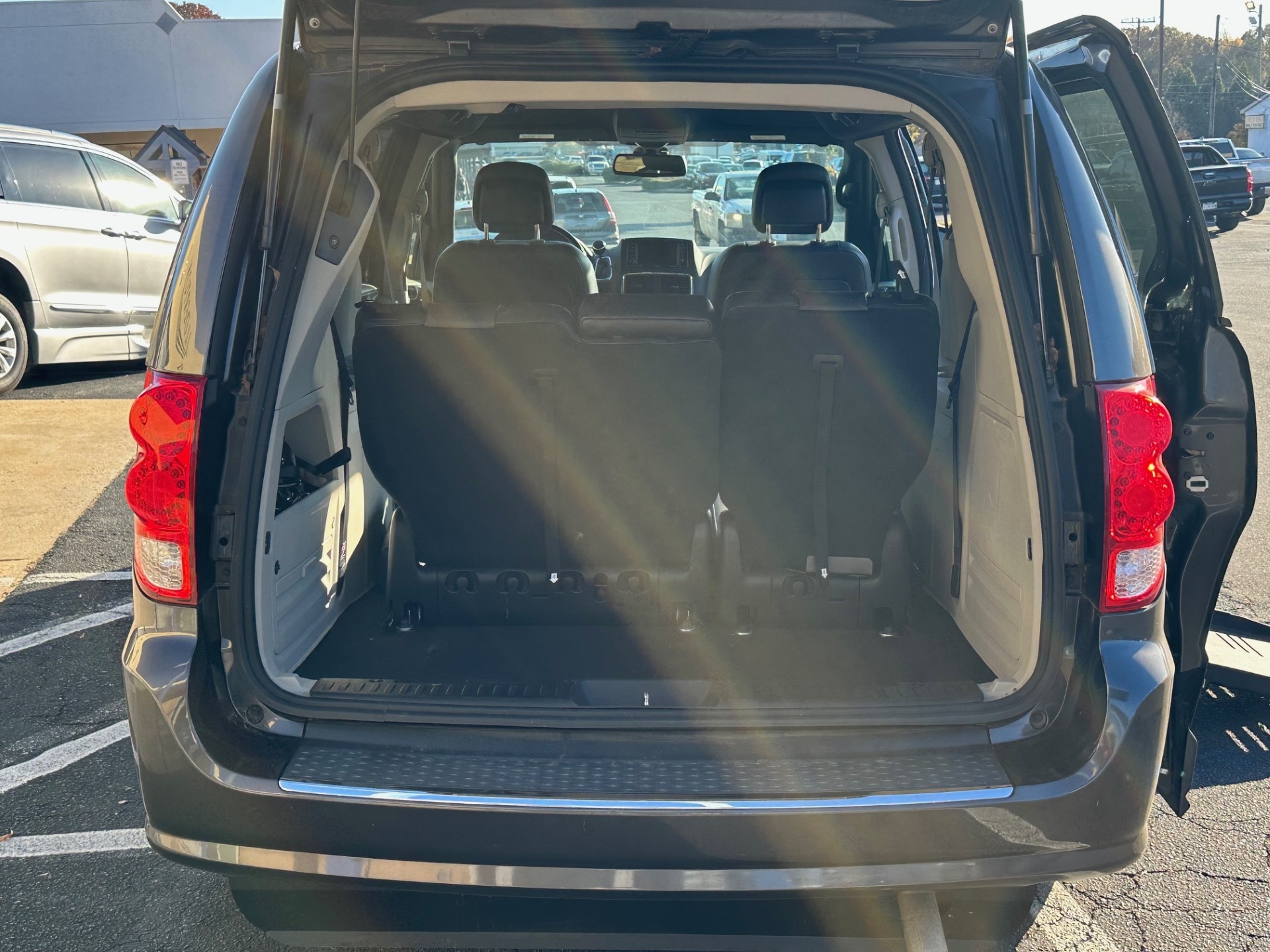 2019 Dodge Grand Caravan SXT - Photo 8