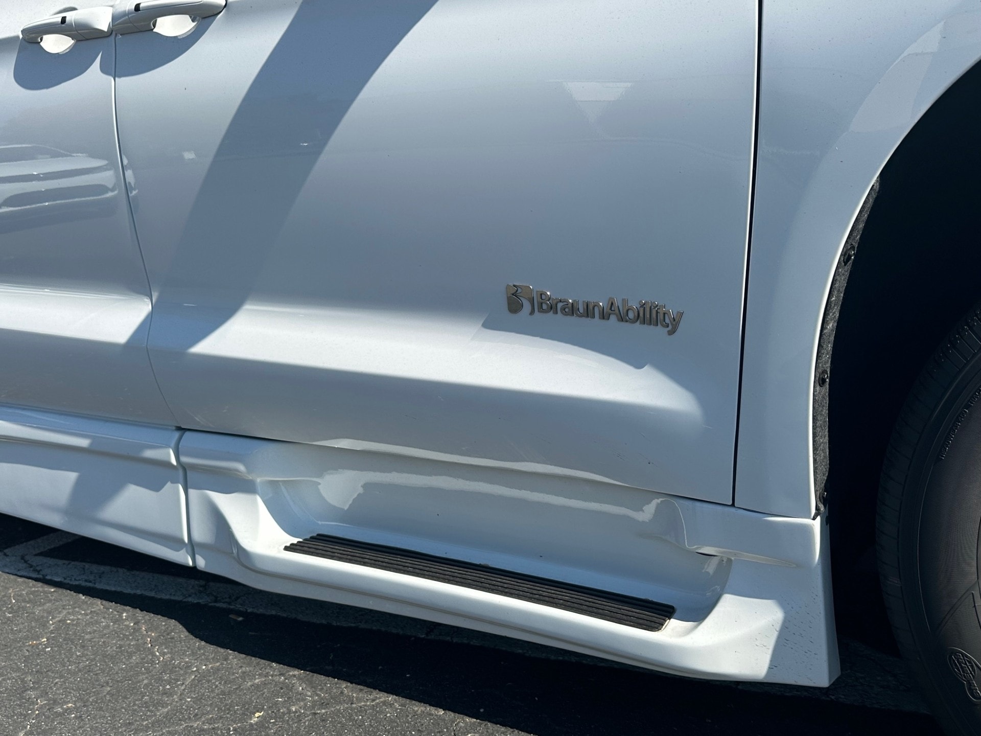 2025 Chrysler Voyager LX - Photo 15