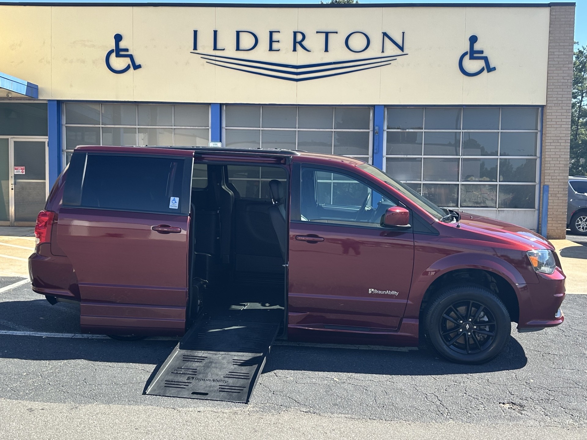 Used 2019 Dodge Grand Caravan GT Van Passenger Van
