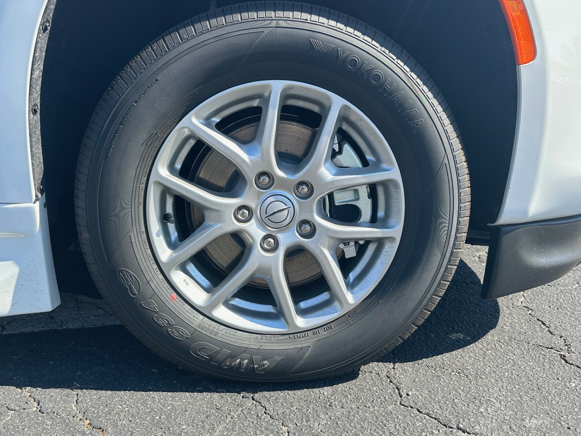 2025 Chrysler Voyager LX - Photo 14