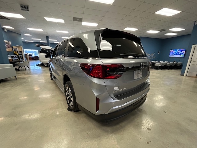 2026 Honda Odyssey EX-L - Photo 6