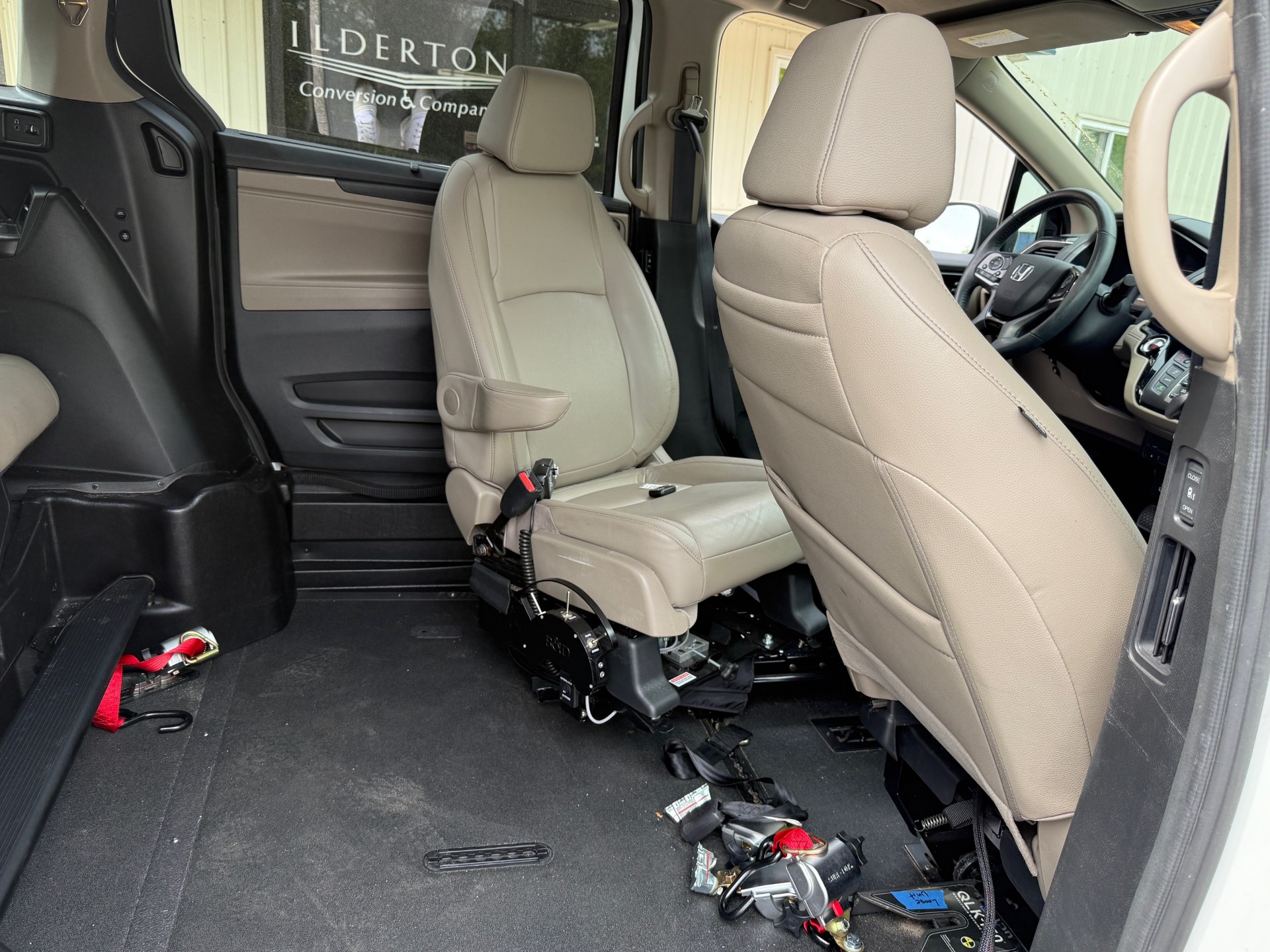 2022 Honda Odyssey Touring - Photo 12