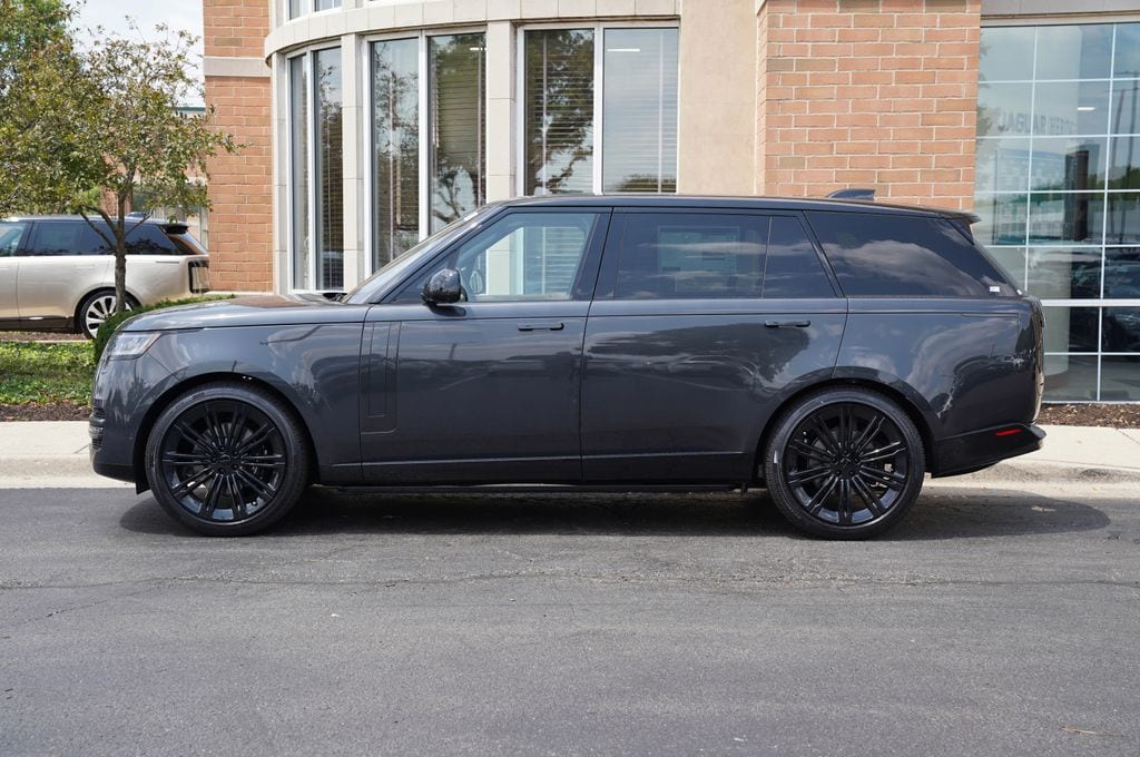 New 2026 Land Rover Range Rover SE SUV