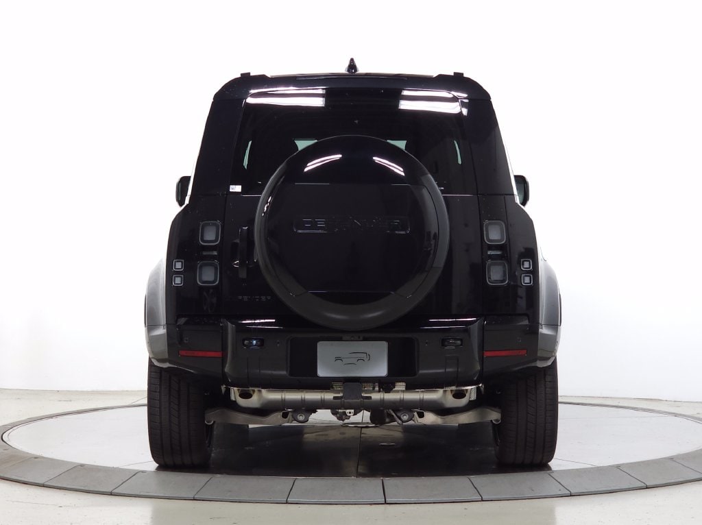 New 2026 Land Rover Defender 110 X-Dynamic SE SUV