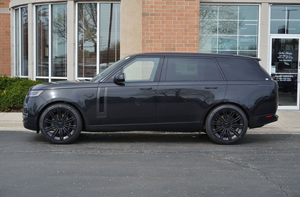 New 2026 Land Rover Range Rover SE SUV