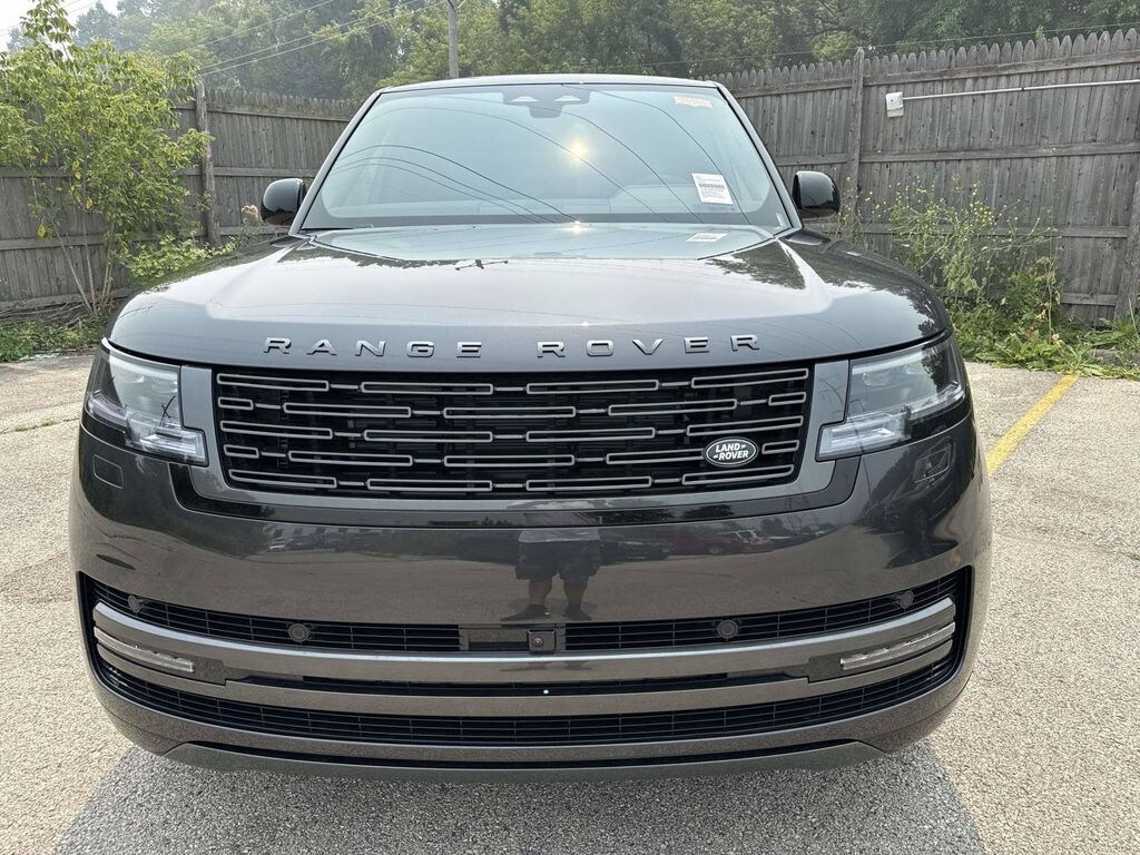 New 2026 Land Rover Range Rover SE SUV