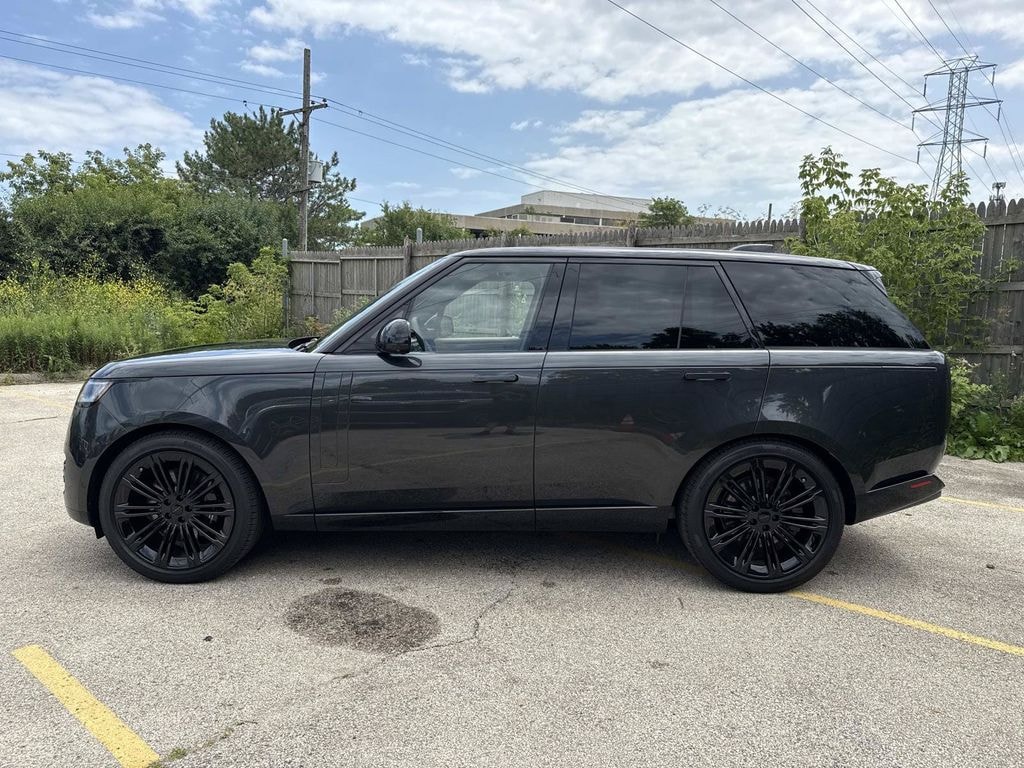 New 2026 Land Rover Range Rover SE SUV