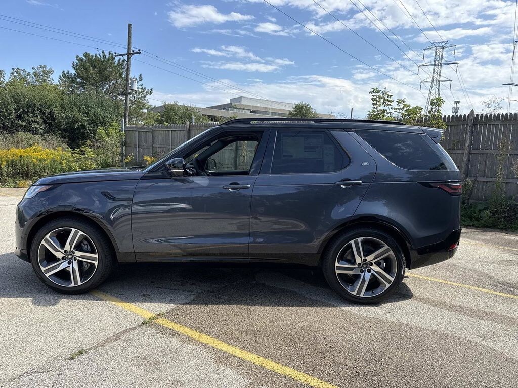 New 2026 Land Rover Discovery Dynamic SE SUV