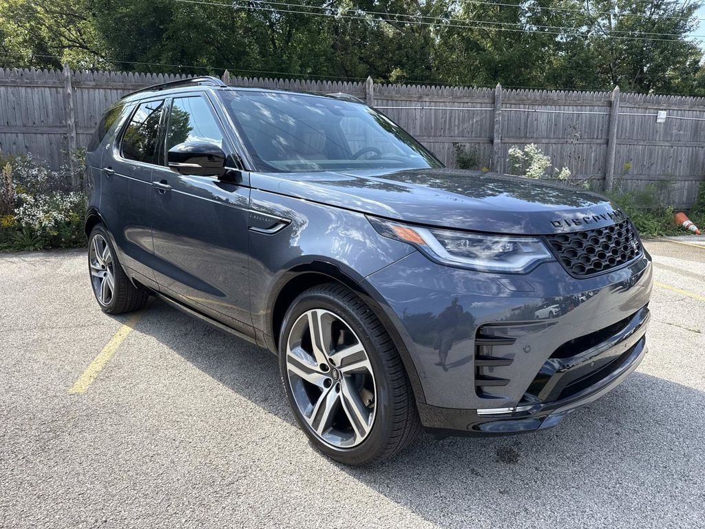 New 2026 Land Rover Discovery Dynamic SE SUV