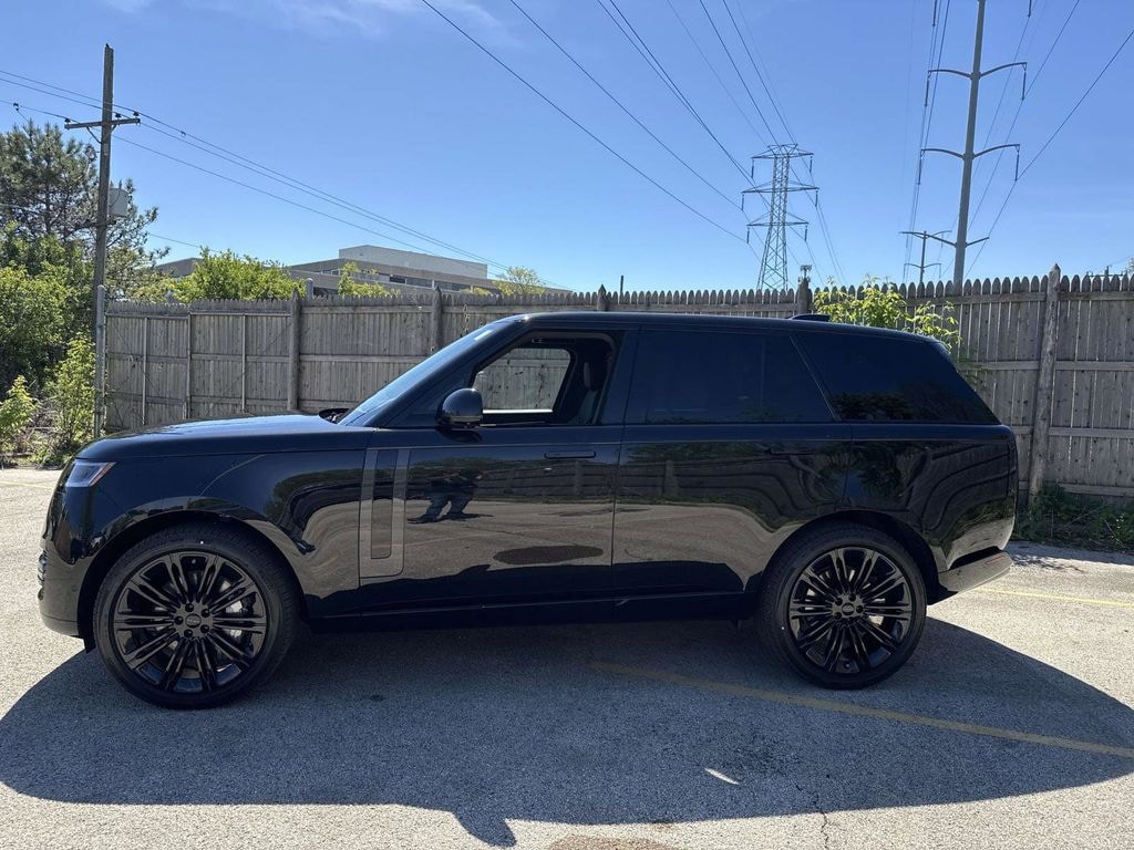 New 2026 Land Rover Range Rover SE SUV