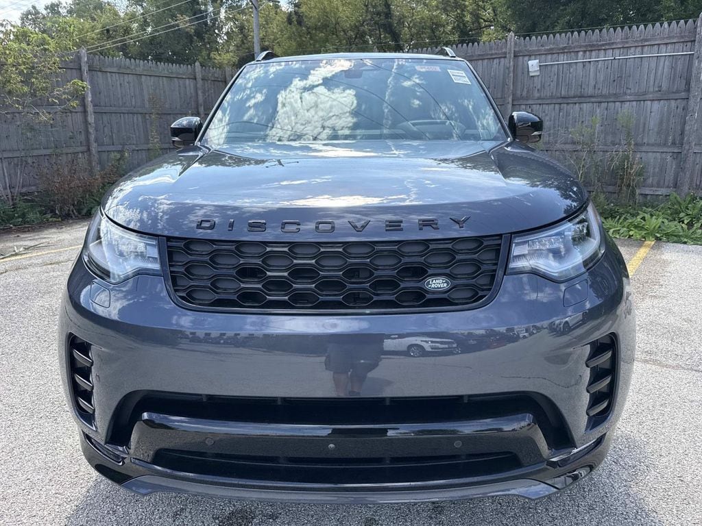 New 2026 Land Rover Discovery Dynamic SE SUV