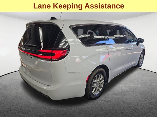 Used 2026 Chrysler Pacifica Select Van Passenger Van