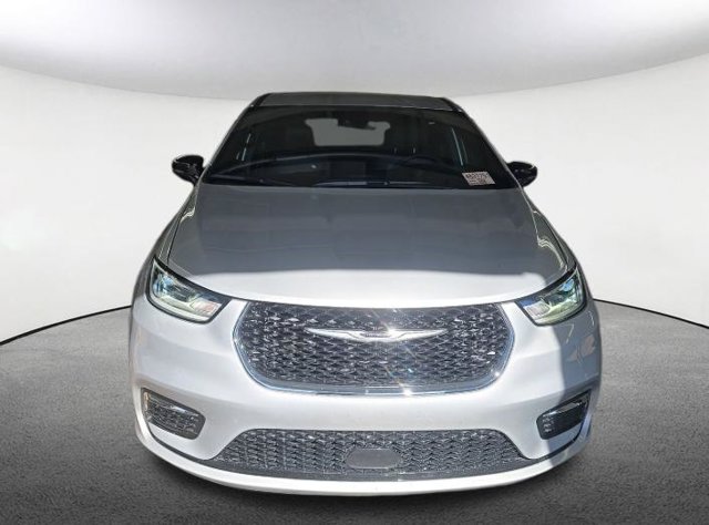 Used 2026 Chrysler Pacifica Select Van Passenger Van