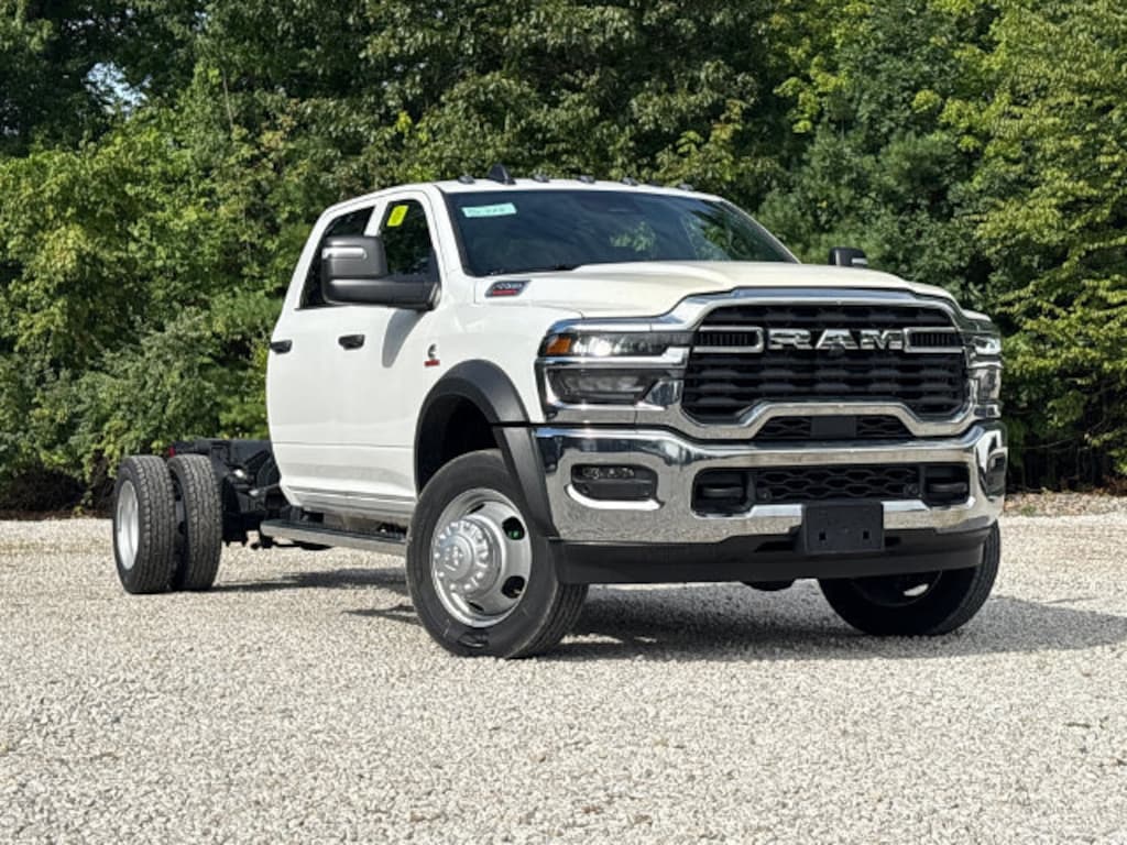 New 2026 Ram 5500 Chassis Cab TRADESMAN CREW 4X4 84' CA Pickup