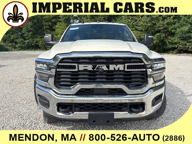 New 2026 Ram 5500 Chassis Cab TRADESMAN CREW 4X4 84' CA Pickup