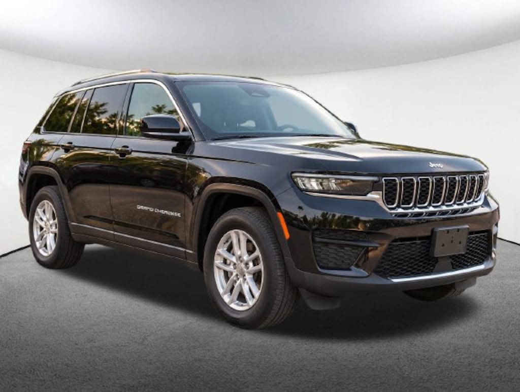 Used 2023 Jeep Grand Cherokee Laredo X SUV