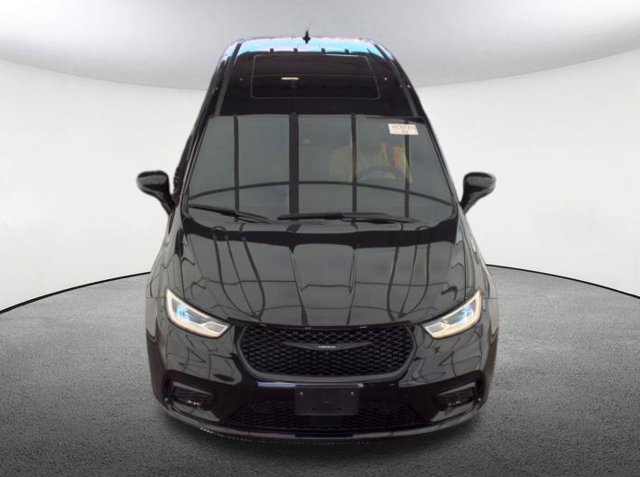 Used 2023 Chrysler Pacifica Plug-In Hybrid Limited Van Passenger Van