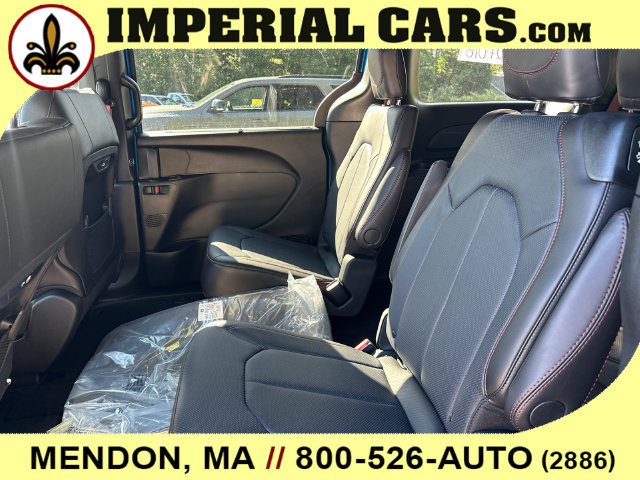 2027 Chrysler Pacifica Select - Photo 16