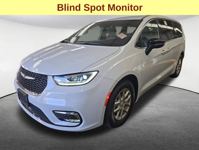 Used 2026 Chrysler Pacifica Select Van Passenger Van