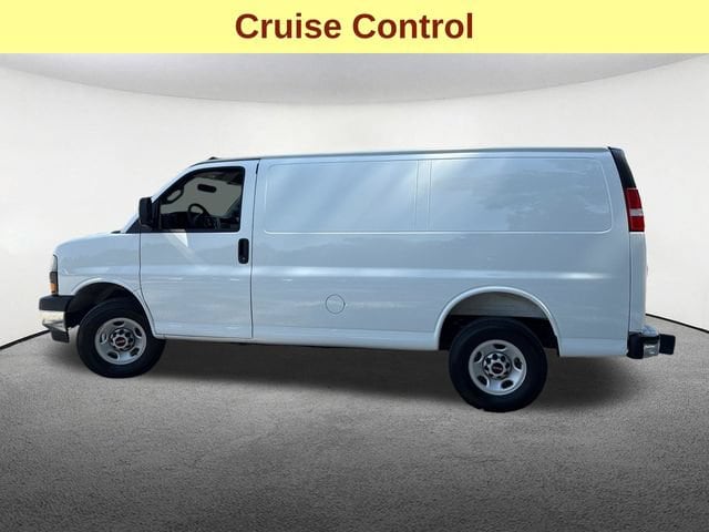 2025 GMC Savana Cargo Work Van - Photo 7