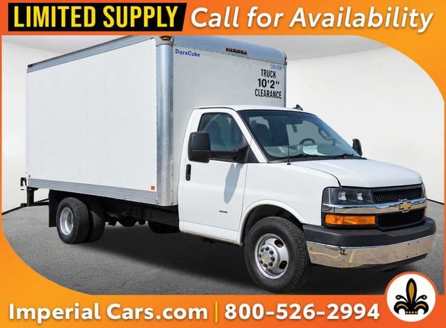 2022 Chevrolet Express Cutaway Base