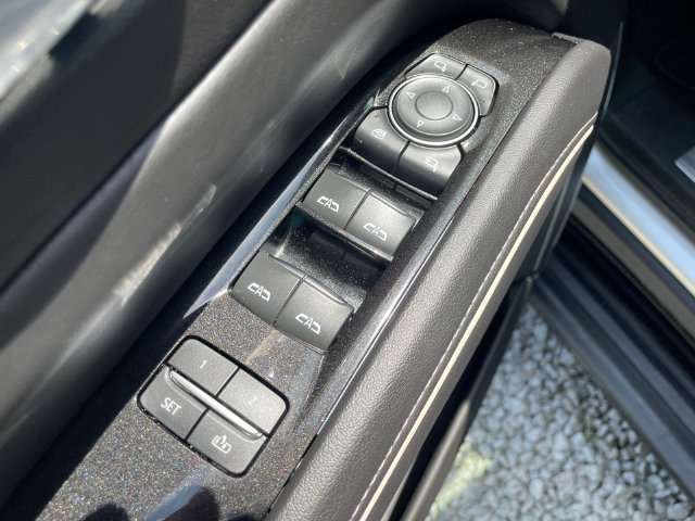 2024 Cadillac Escalade ESV Premium Luxury - Photo 29