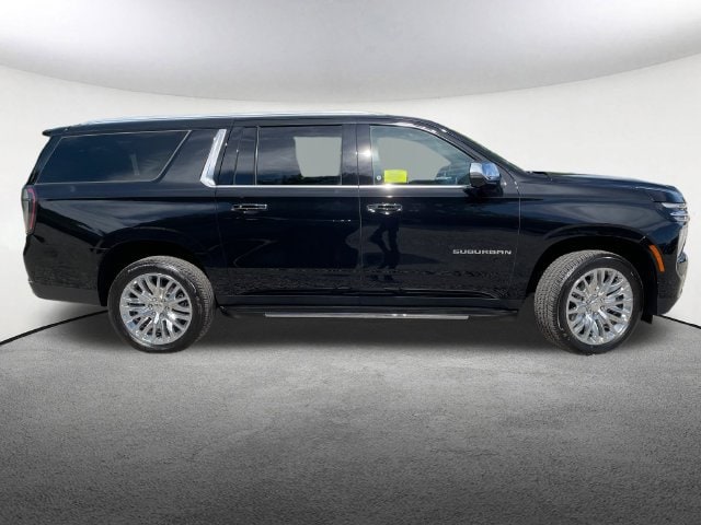 2025 Chevrolet Suburban Premier - Photo 17
