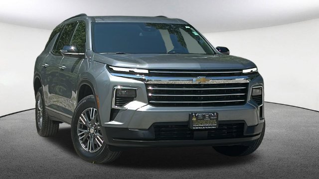 2026 Chevrolet Traverse LT - Photo 2