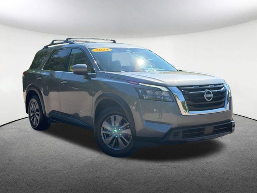 Used 2024 Nissan Pathfinder SV SUV