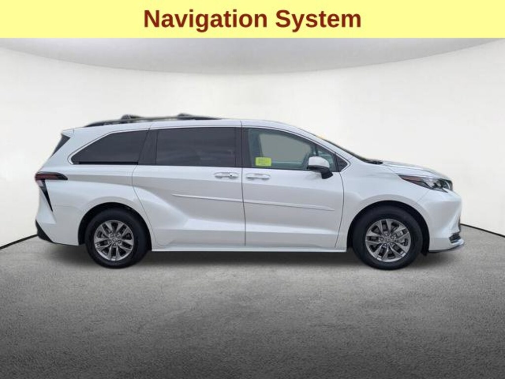 Used 2024 Toyota Sienna XLE Minivan/Van