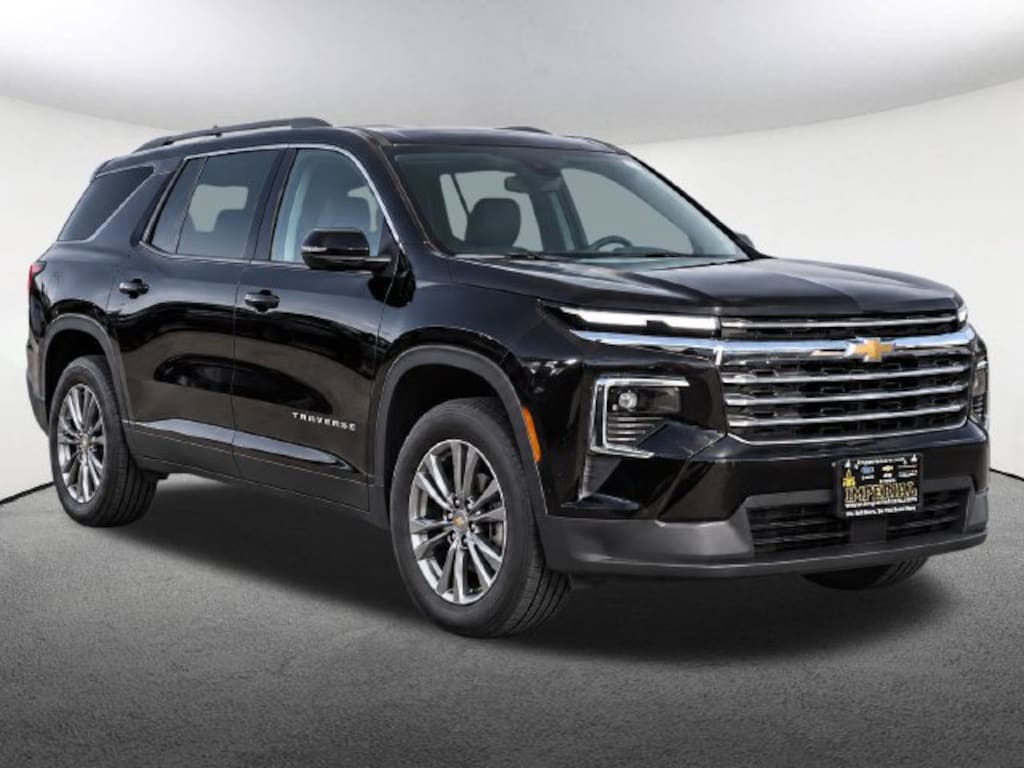 Used 2024 Chevrolet Traverse LT SUV