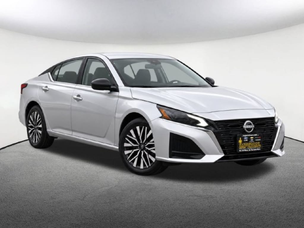 Used 2024 Nissan Altima 2.5 SV Sedan