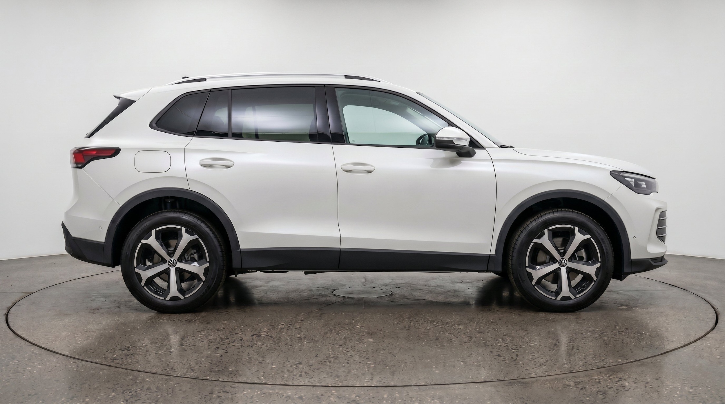 Thumbnail: 2026 Volkswagen Tiguan - 10
