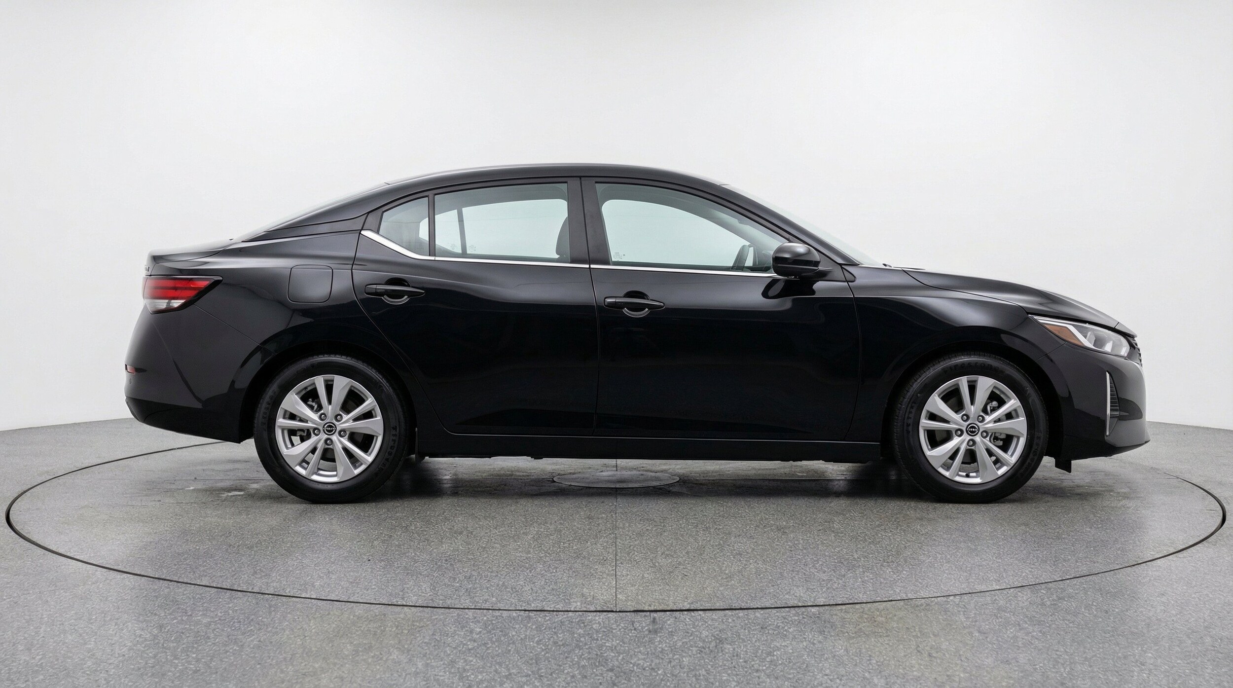 Thumbnail: 2025 Nissan Sentra - 10