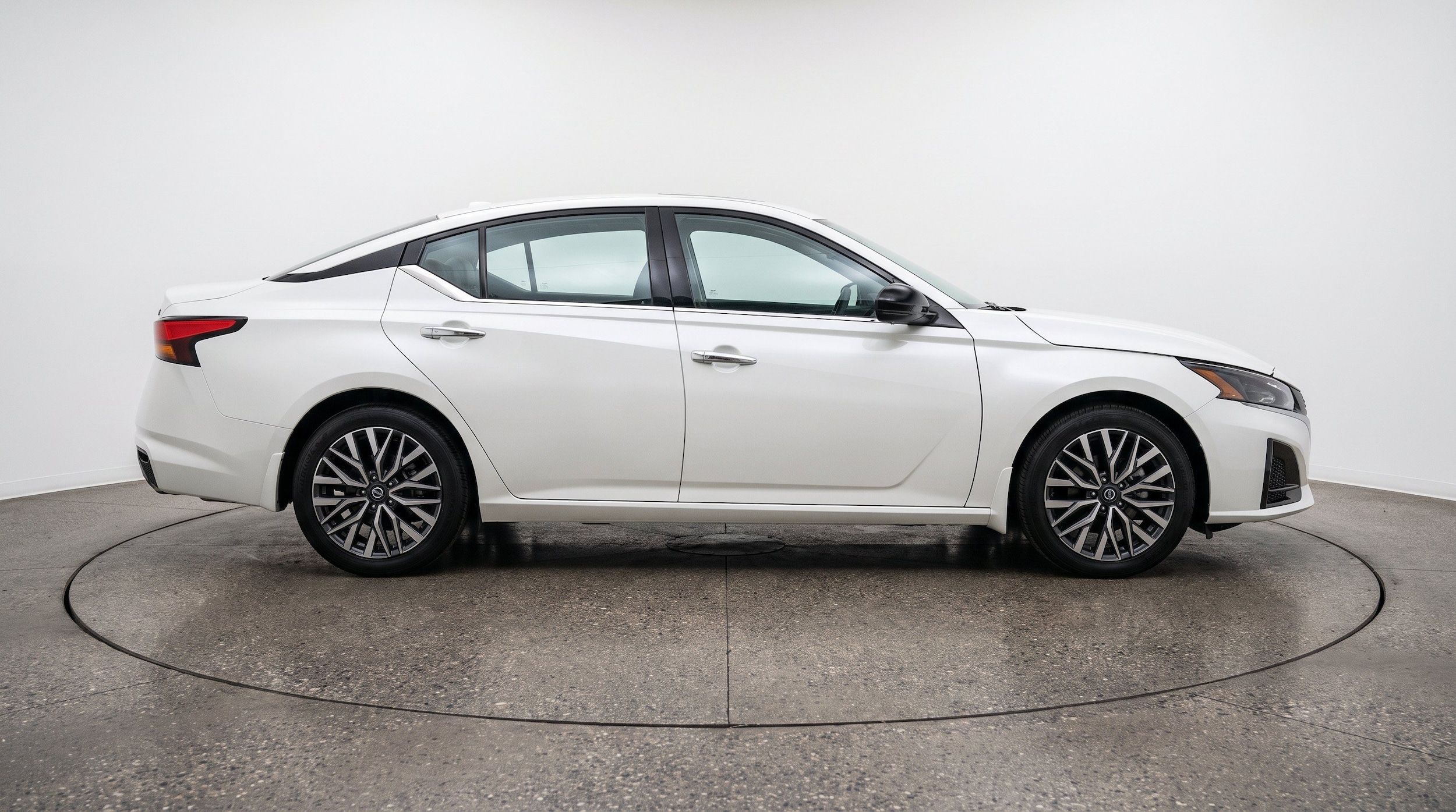 Thumbnail: 2025 Nissan Altima - 10
