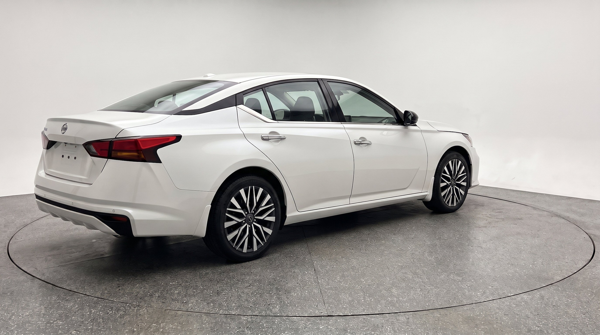 Thumbnail: 2025 Nissan Altima - 9