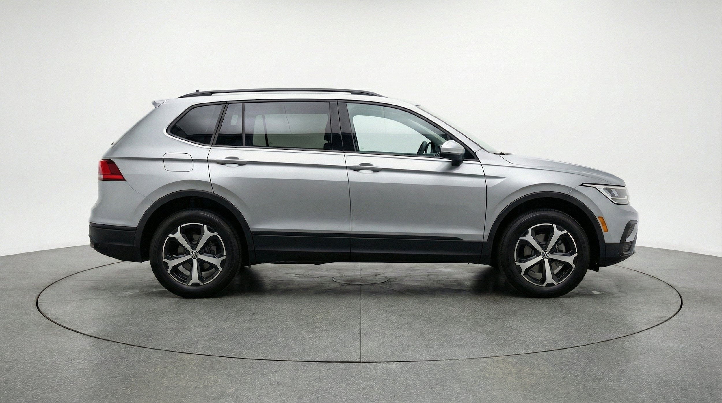 Thumbnail: 2026 Volkswagen Tiguan - 11