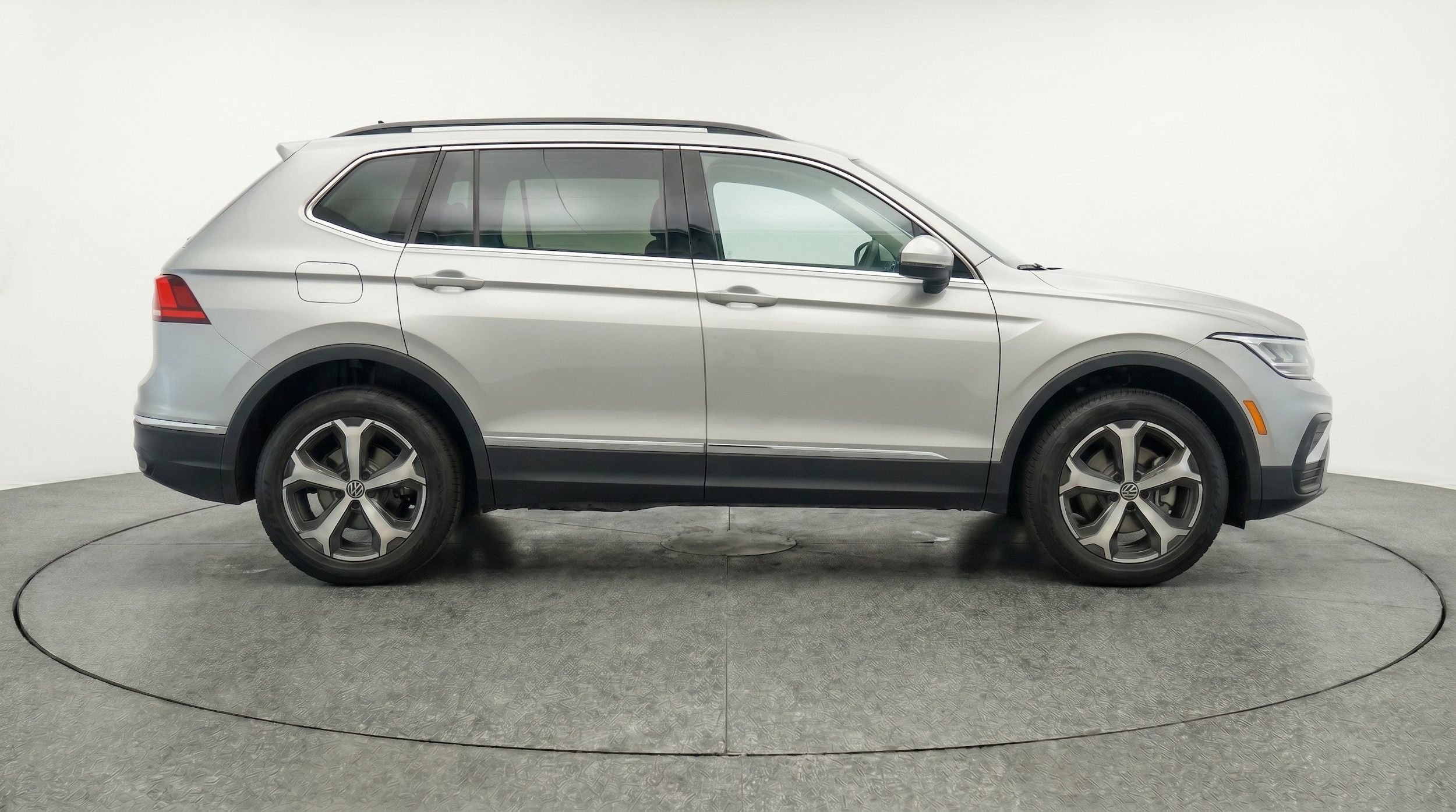 Thumbnail: 2026 Volkswagen Tiguan - 10