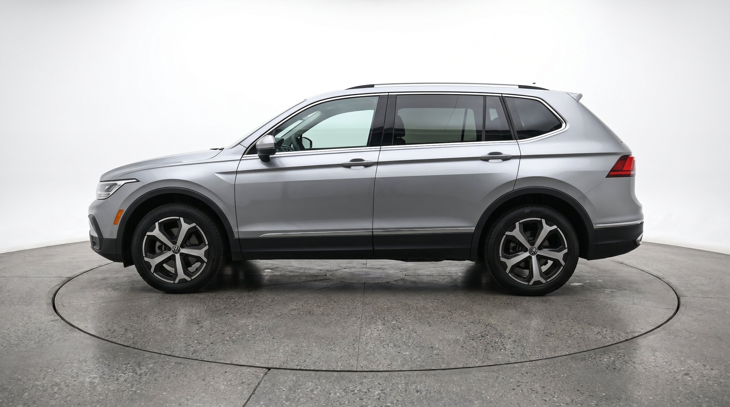 Thumbnail: 2026 Volkswagen Tiguan - 5
