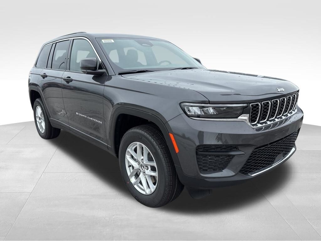 New 2026 Jeep Grand Cherokee LAREDO 4X4 Sport Utility