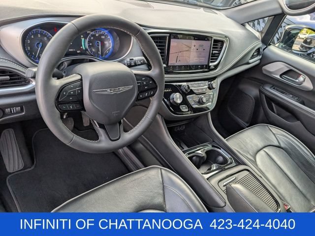 Used 2025 Chrysler Pacifica Limited Van Passenger Van