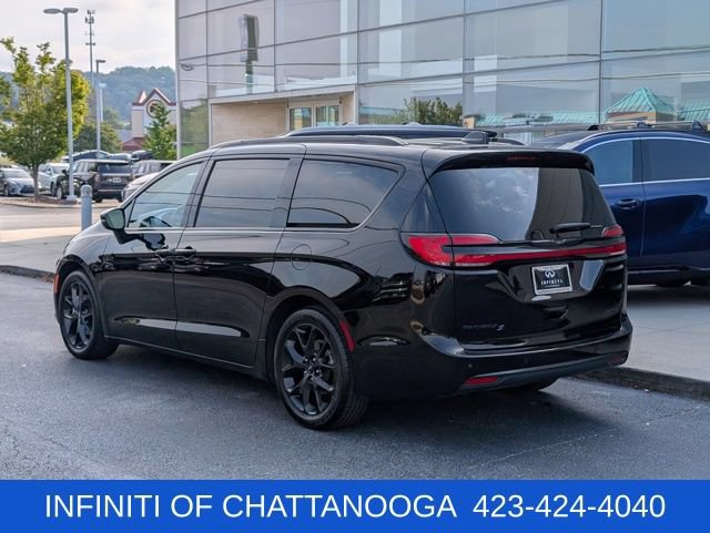 Used 2025 Chrysler Pacifica Limited Van Passenger Van