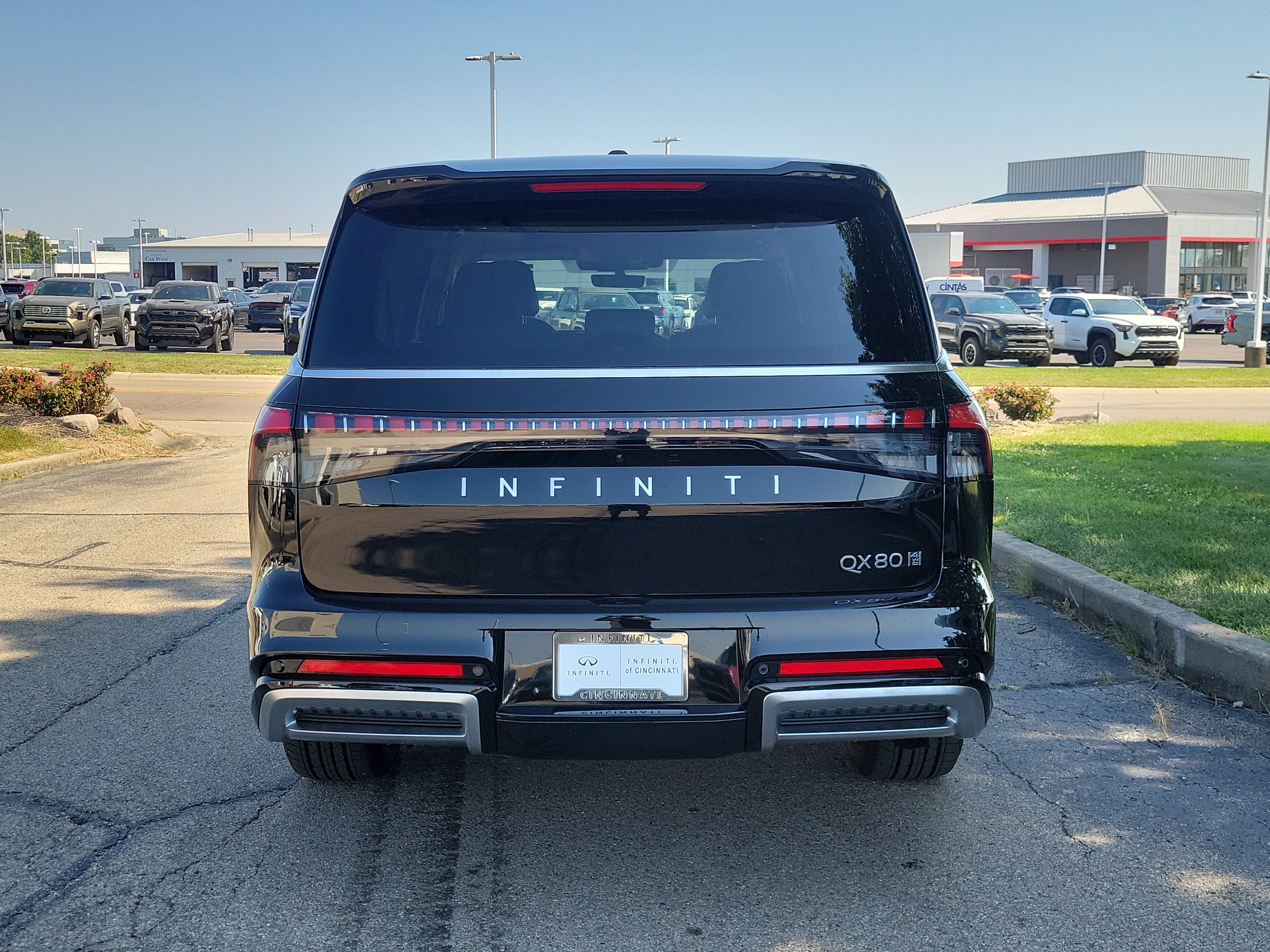 New 2027 INFINITI QX80 LUXE SUV