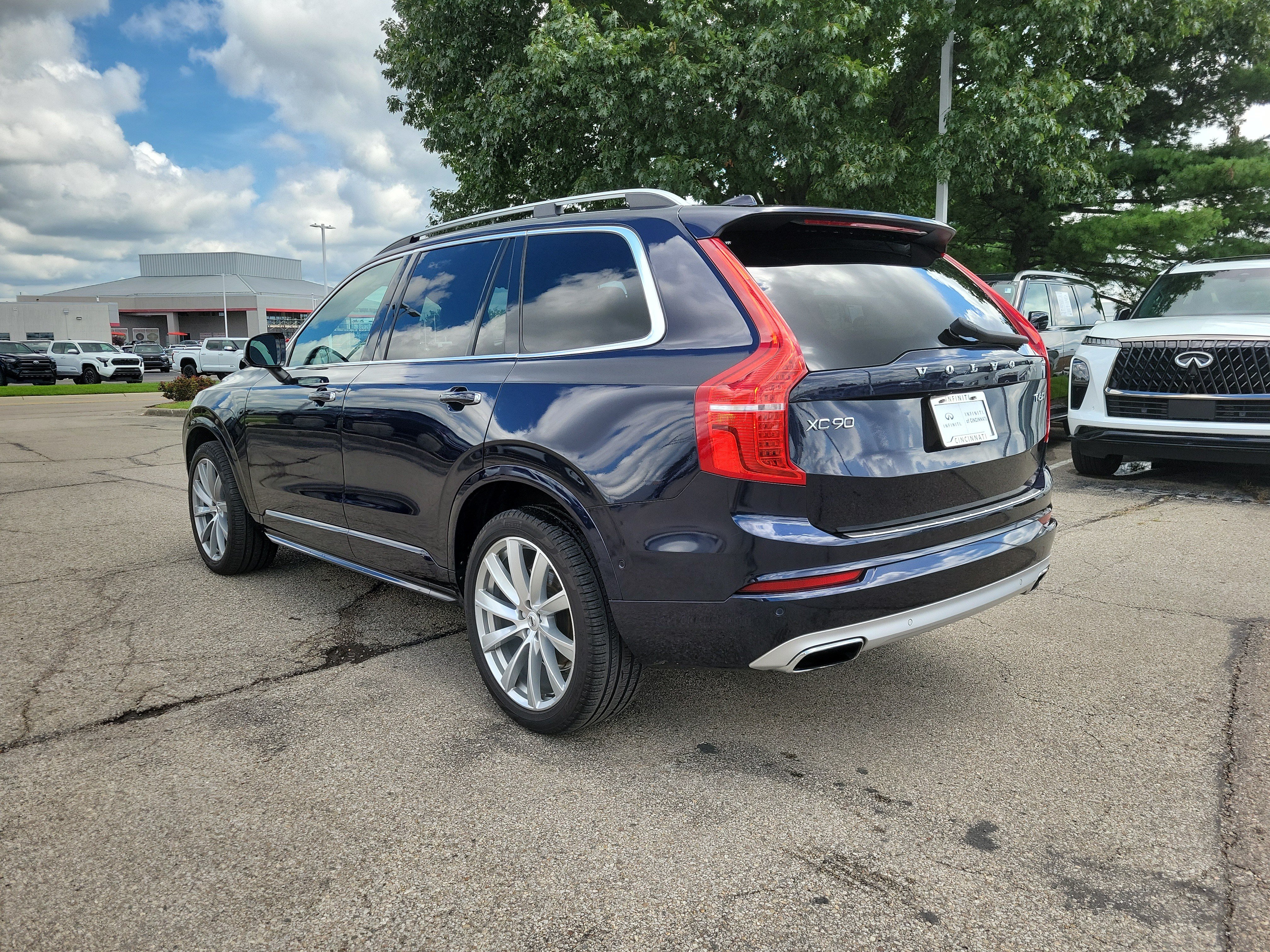 Used 2019 Volvo XC90 T6 Momentum SUV